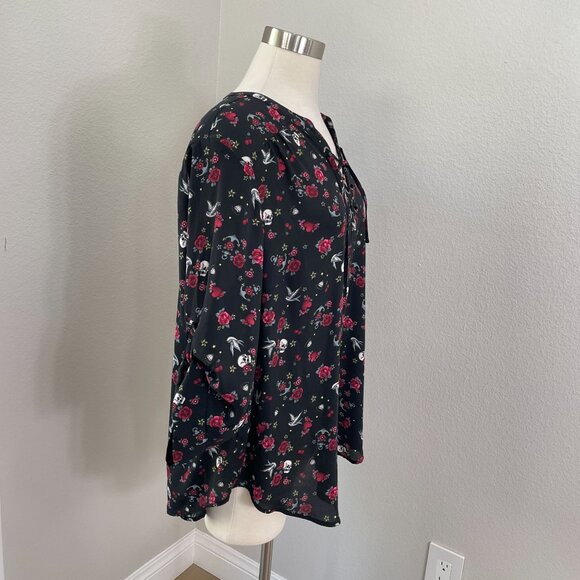 Torrid Harper Womens Plus 2X Black Floral Skull Lace Up Blouse Pixxy Tattoo Icon - Picture 3 of 11